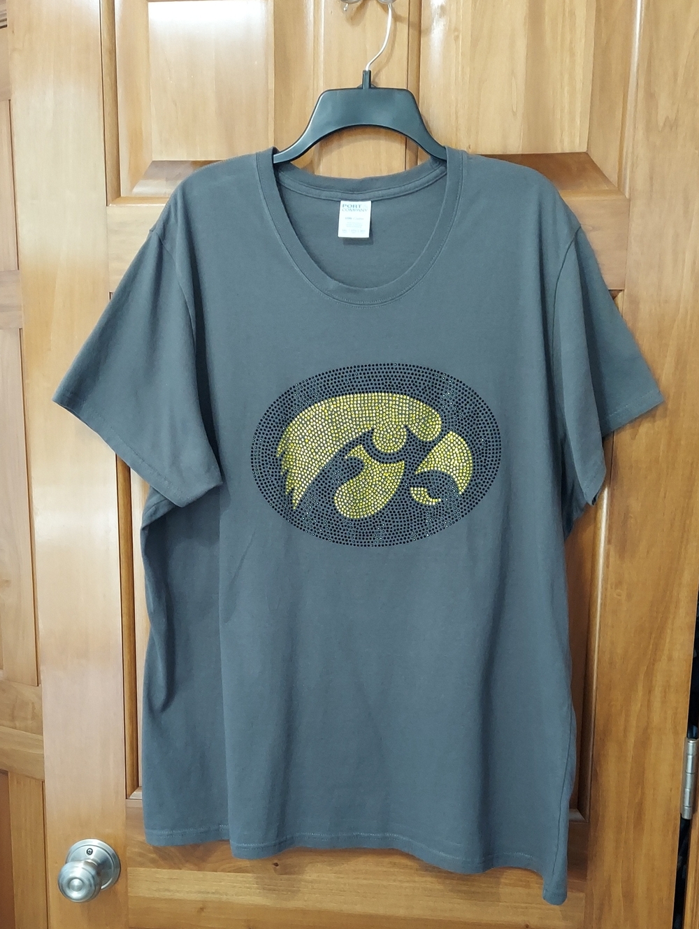 Iowa University Gray Short-Sleeve Women's Tee With Beaded Hawekeye, Size 3X
